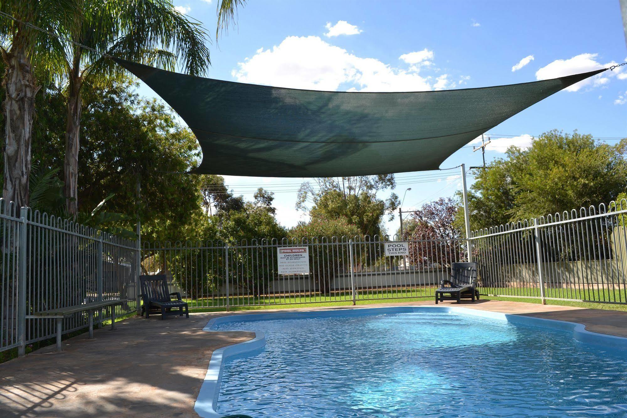 Sturt 3* Broken Hill